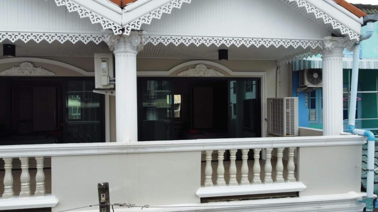 Highwood Mansion Bed and Breakfast Pattaya Exteriör bild