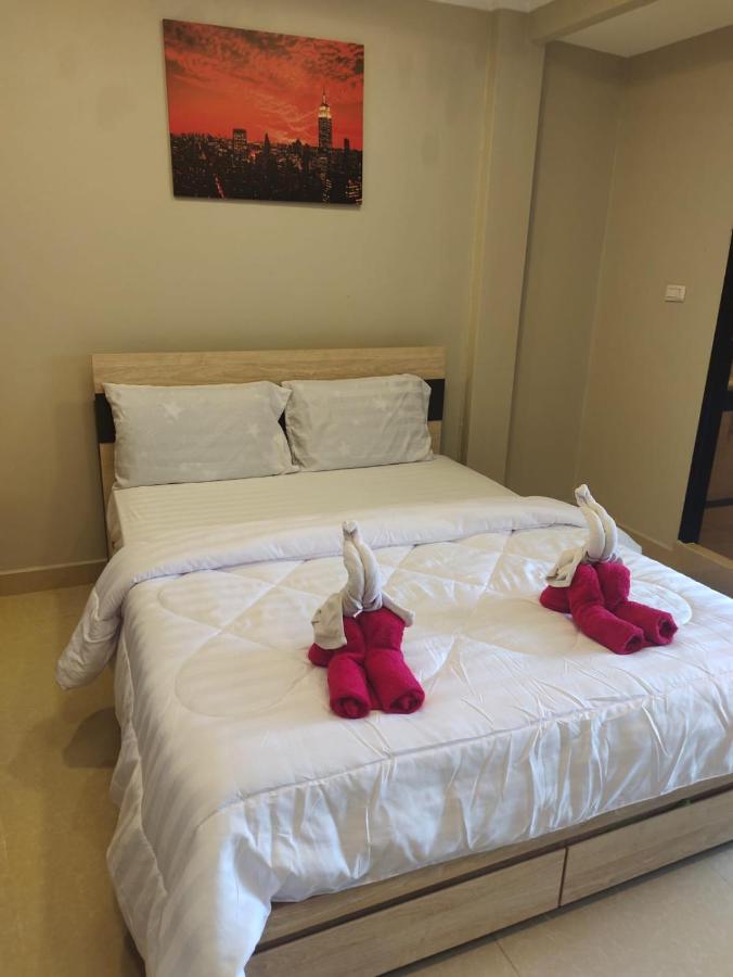 Highwood Mansion Bed and Breakfast Pattaya Exteriör bild